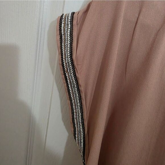 Hem & Thread Tan Blouse with Striped Sleeves Size LG - Picture 2 of 4